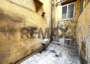Stanza vuota - Appartamento Via del Serbatoio allo Scudillo
 
18/19/20, Napoli - foto 9