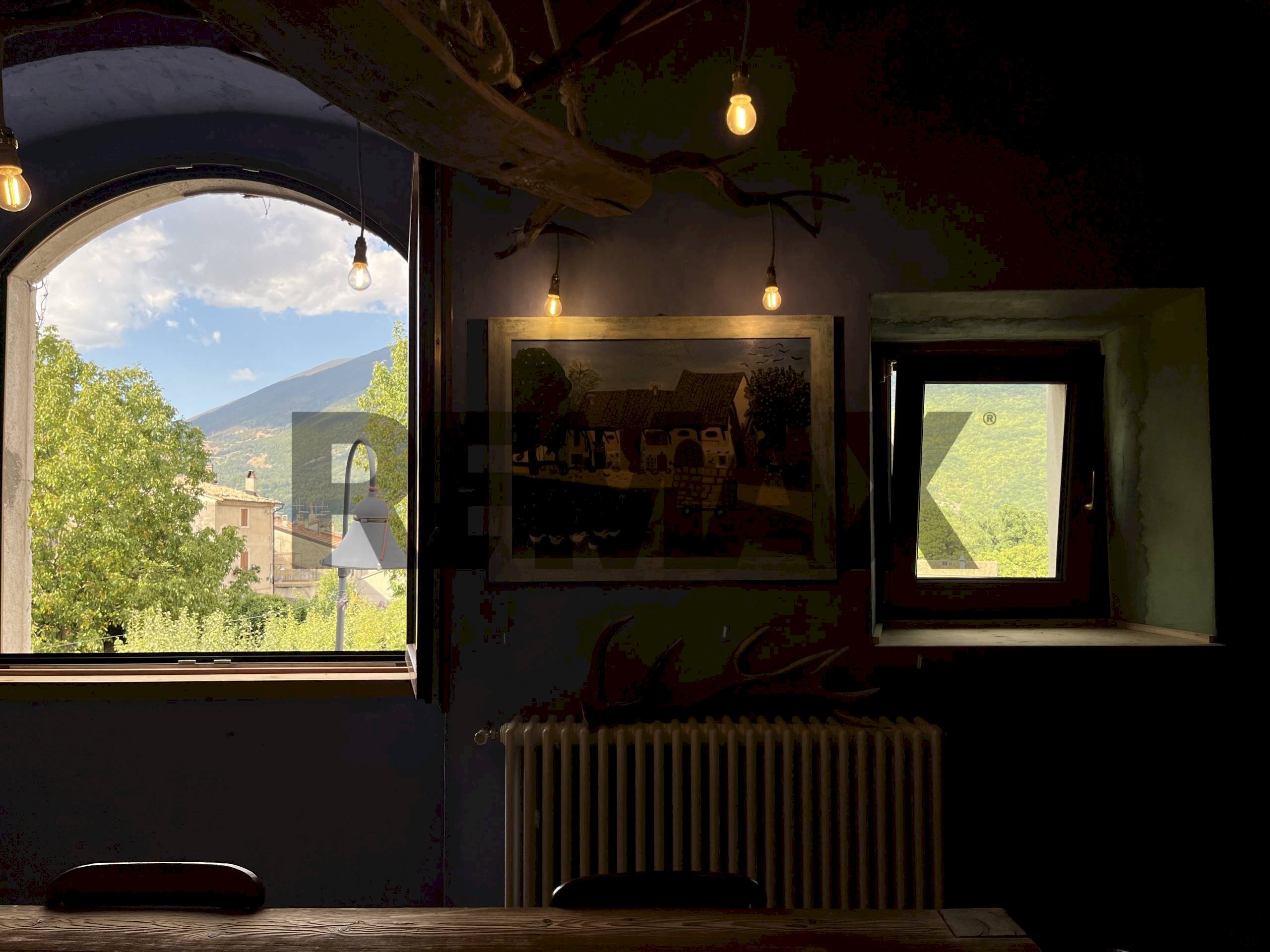 Dettagli - Casa indipendente Via Piazza Plebiscito
 
51, Civitella Alfedena - foto 1