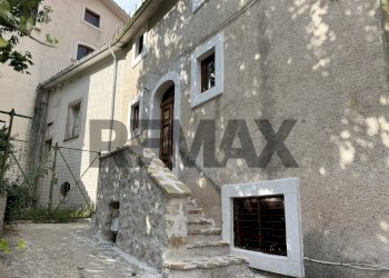 Edificio all\'aperto - Casa indipendente Via Piazza Plebiscito
51, Civitella Alfedena - foto 2