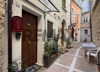Edificio all\'aperto - Casa semi indipendente via Santa Cristina
 
15, Campobasso - foto 3