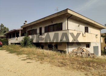 Casa all\'aperto - Appartamento contrada Cordano
 
17, Loreto Aprutino - foto 3