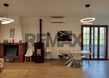Sala da pranzo - Appartamento contrada Cordano
 
17, Loreto Aprutino - foto 17