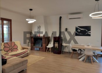 Sala da pranzo - Appartamento contrada Cordano
 
17, Loreto Aprutino - foto 20