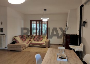 Sala da pranzo - Appartamento contrada Cordano
 
17, Loreto Aprutino - foto 21