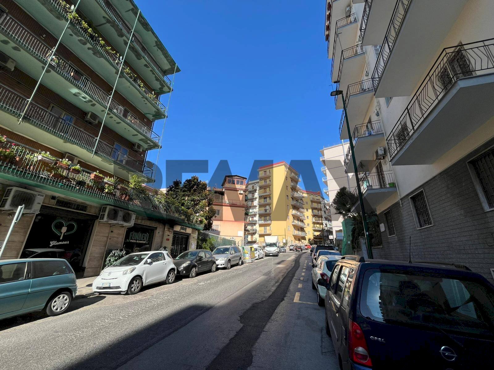 Edificio all\'aperto - Attico Via Michelangelo Da Caravaggio
45, Napoli - foto 2