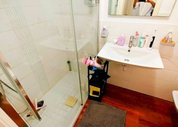 Bagno - Bilocale via Matteo Pescatore, 11, Torino (zona Centro) - foto 10