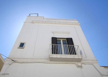 Facciata - Loft via Giuseppe Garibaldi, Matino - foto 2