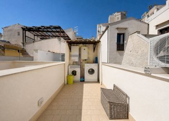 Foto 2 - Trilocale Vicolo Forno Ai Maestri D'acqua
 
7, Palermo - foto 2