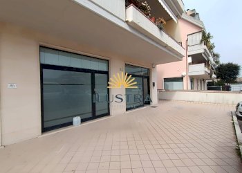 Foto 2 - Commercial Premises via Enrico Toti
58, San Benedetto del Tronto - photo 1