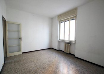 Camera da letto - Trilocale via Dante Alighieri, 14, Varese - foto 22
