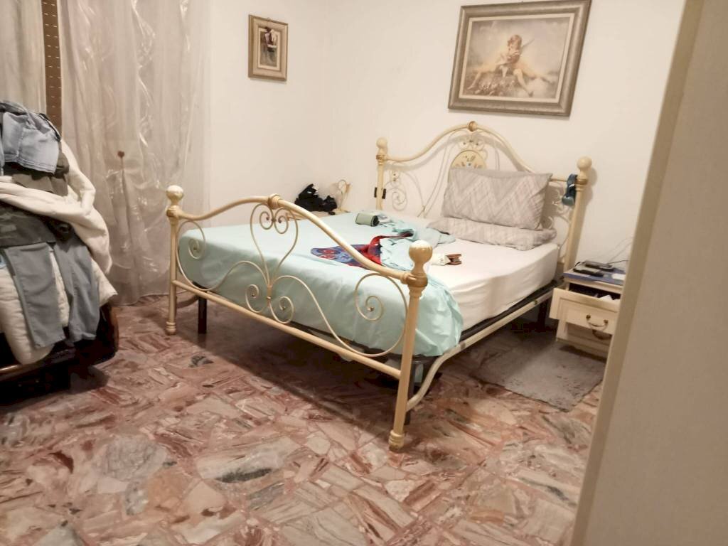 Camera da letto - Trilocale via Carlo Cane, 10, Gallarate - foto 1