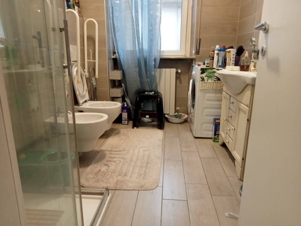 Bagno - Trilocale via Carlo Cane, 10, Gallarate - foto 2