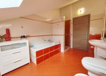 Bagno - Appartamento via Coniolo, 14, Fossano - foto 21