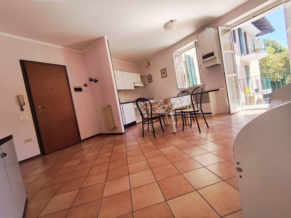 Salone - Appartamento piazza Romanisio, 32, Fossano - foto 2