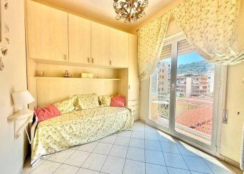 Camera da letto - Two-room apartment via Galileo Galilei, 268, Sanremo - photo 8