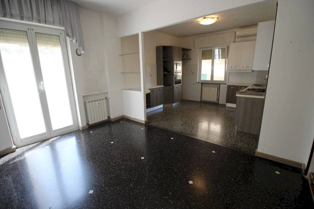 Cucina - Trilocale via Gaspare Murtola, Genova (zona Prà) - foto 1
