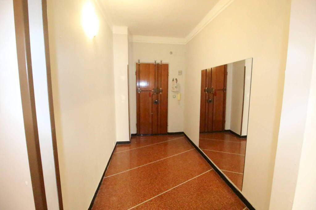 Ingresso - Trilocale via Gaspare Murtola, Genova (zona Prà) - foto 2