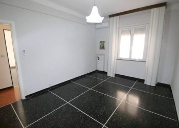 Camera da letto - Trilocale via Gaspare Murtola, Genova (zona Prà) - foto 16