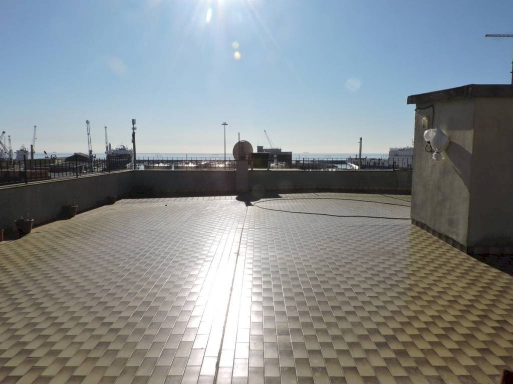 Terrazzo - Appartamento via San Pier d'Arena, 18, Genova (zona Sampierdarena) - foto 1