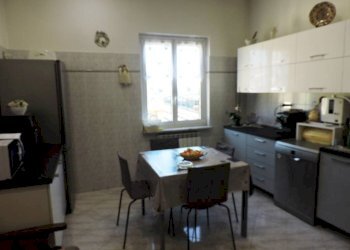 Cucina - Appartamento via San Pier d'Arena, 18, Genova (zona Sampierdarena) - foto 7