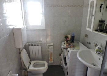Bagno - Appartamento via San Pier d'Arena, 18, Genova (zona Sampierdarena) - foto 17