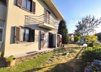 Facciata - Villa a Schiera frazione Roata Rossi, Cuneo - foto 2