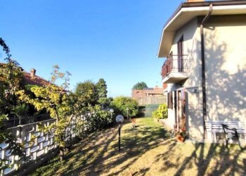 Giardino - Villa a Schiera frazione Roata Rossi, Cuneo - foto 4