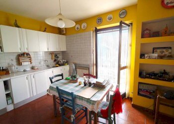 Cucina - Villa a Schiera frazione Roata Rossi, Cuneo - foto 8