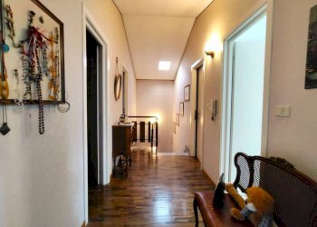Corridoio - Villa a Schiera frazione Roata Rossi, Cuneo - foto 12