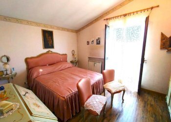 Camera da letto - Villa a Schiera frazione Roata Rossi, Cuneo - foto 14
