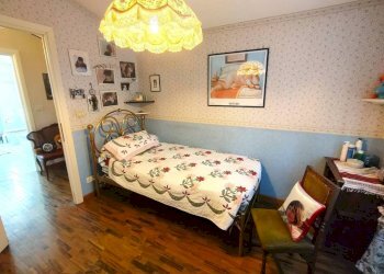 Camera da letto - Villa a Schiera frazione Roata Rossi, Cuneo - foto 15
