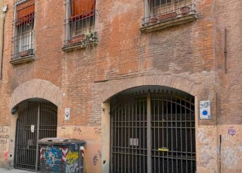 Facciata - Box via Galliera, Bologna (zona Marconi) - foto 8
