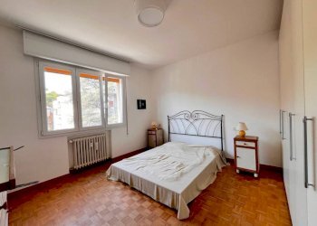 Camera da letto - Bilocale via Adelaide Borghi Mamo, Bologna (zona Colli) - foto 16