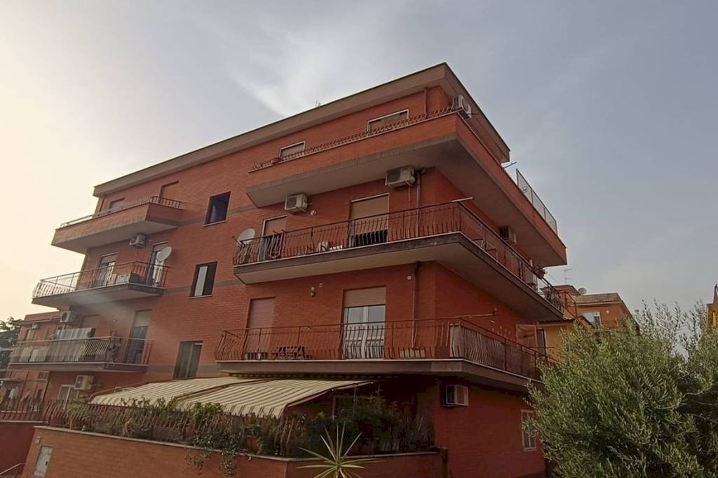 Facciata - Attic via Moncalvo, Roma - photo 1