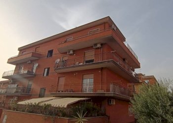 Facciata - Attico via Moncalvo, Roma - foto 1