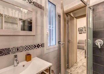 bagno - Bed & Breakfast via Famagosta, 12, Roma - photo 10