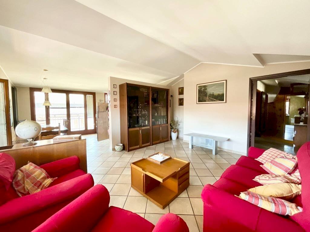 Salone - Appartamento via Anna Frank, Busca - foto 1