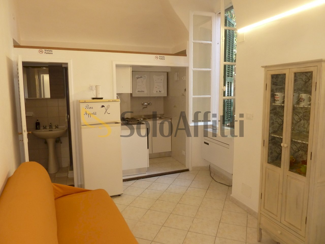 Soggiorno con angolo cottura - Appartamento Via Luca Spinola 13, Sanremo - foto 1