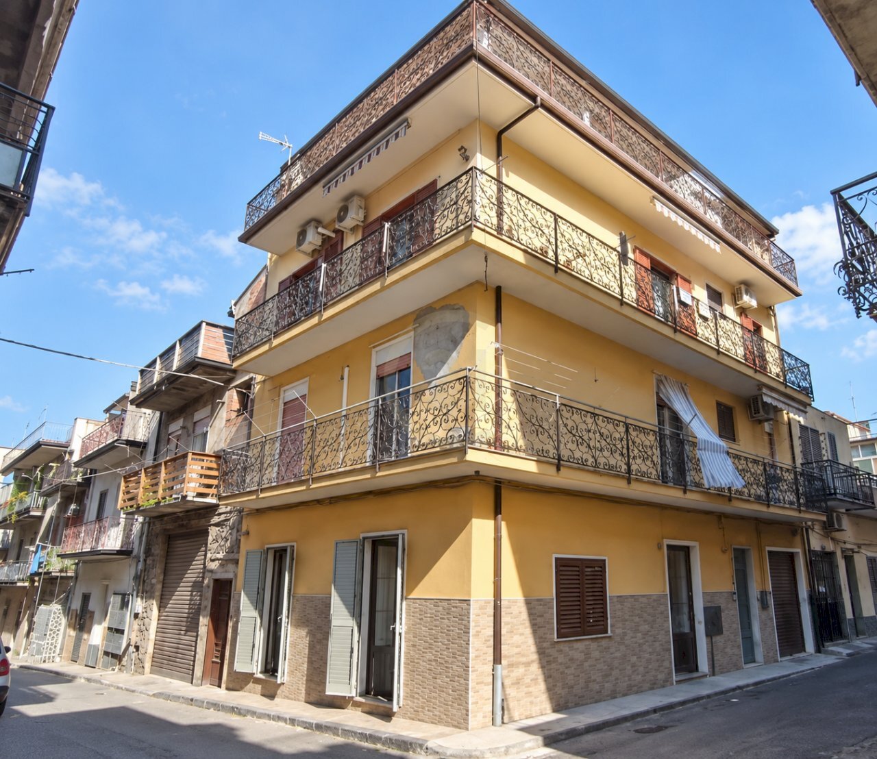 01 - Prospetto esterno angolare - Quadrilocale Via Bari 134, Paternò - foto 1