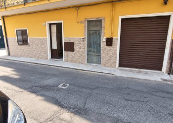 02 - Prospetto esterno frontale - Appartamento Via Bari 134, Paternò - foto 2