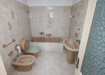 08 - Bagno 2 - Appartamento Via Bari 134, Paternò - foto 8
