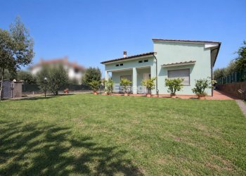 villa singola con giardino in zona est - Villa Via di Liso 6, Capannori - foto 28