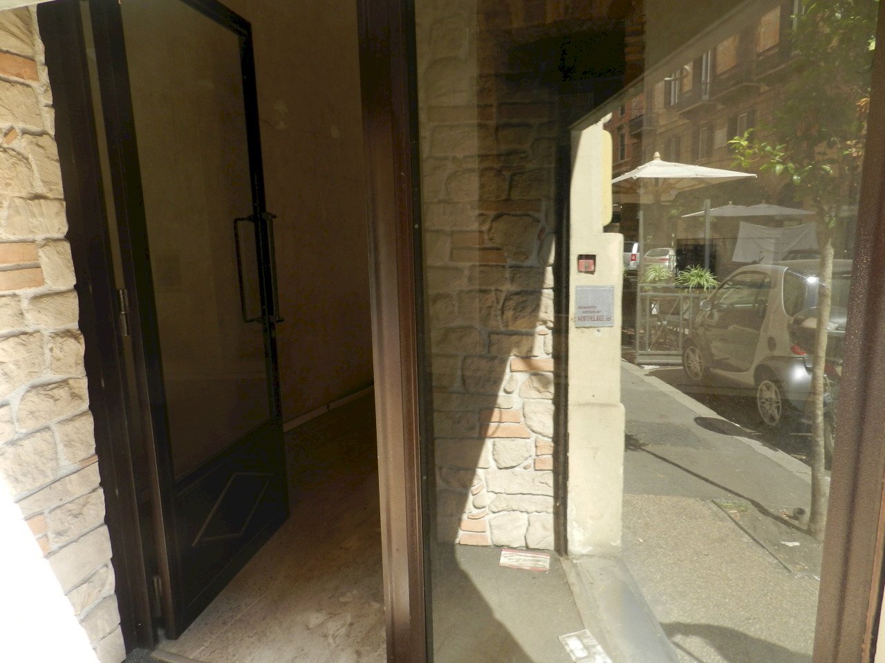 ingresso - Locale Commerciale Via Alessandria, Roma - foto 1