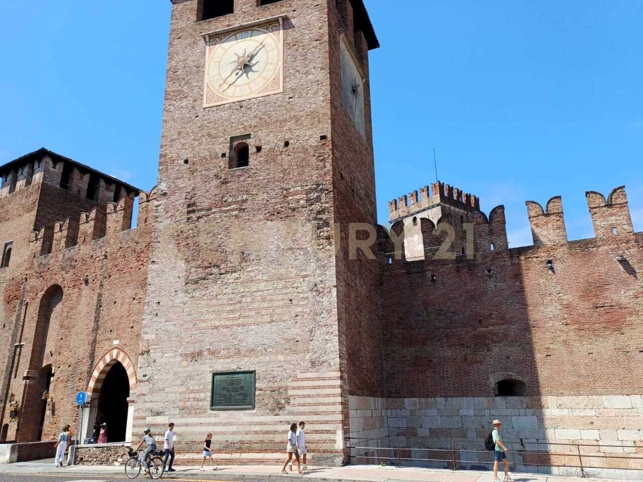 vicinanze a questo Castello - Clothing - Underwear Verona (neighborhood Borgo Milano) - photo 2
