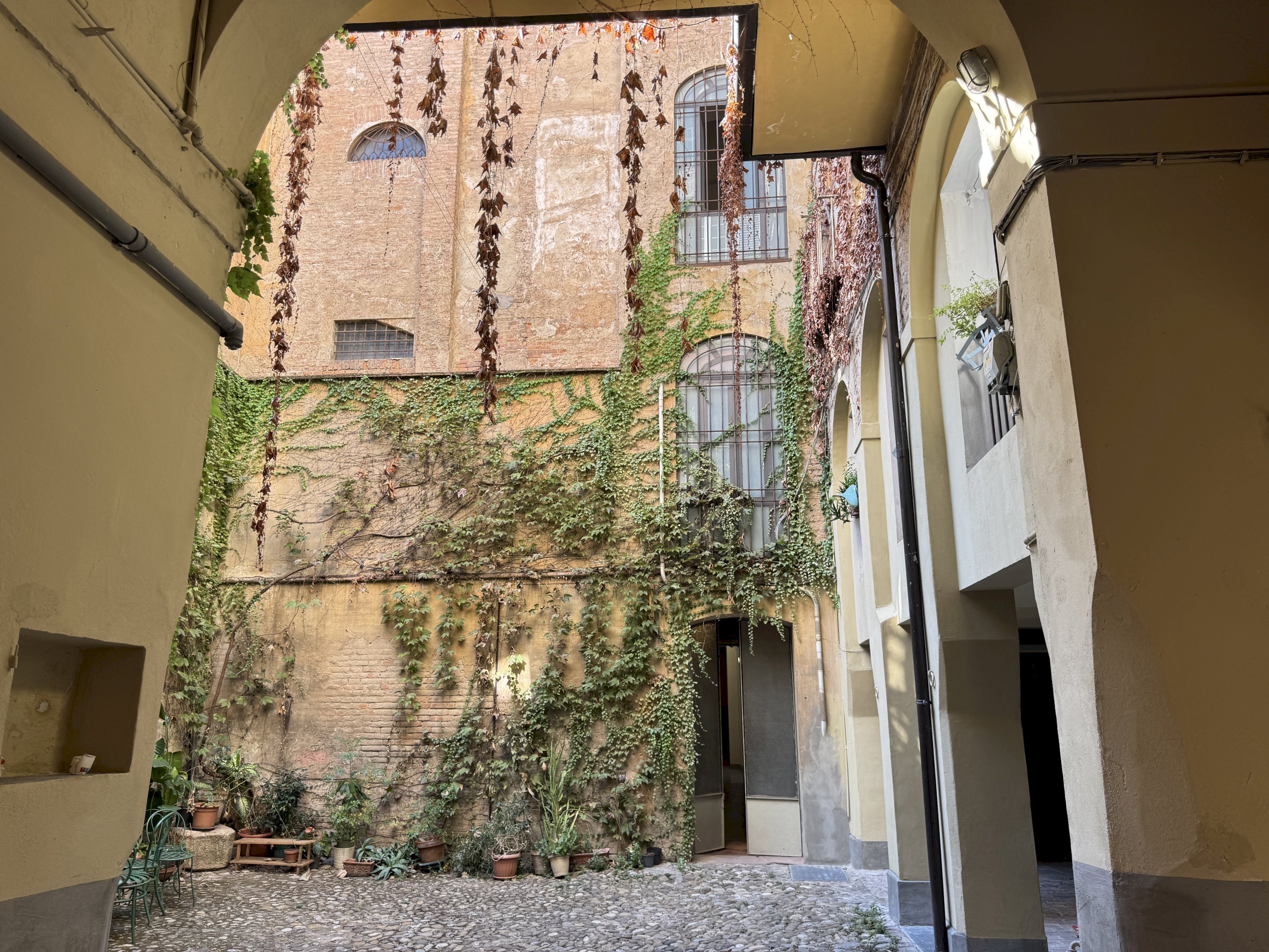 ESTERNO - Trilocale VIA D'AZEGLIO, Bologna (zona Centro Storico) - foto 2
