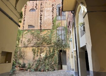 ESTERNO - Trilocale VIA D'AZEGLIO, Bologna (zona Centro Storico) - foto 2
