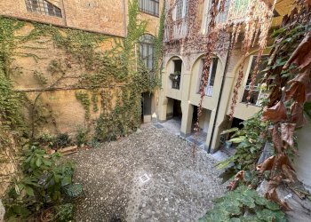 ESTERNO - Trilocale VIA D'AZEGLIO, Bologna (zona Centro Storico) - foto 1