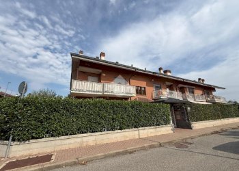 Quadrilocale Via Settimo, Borgaro Torinese - foto 1