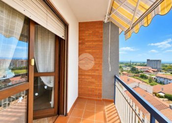 Three-room apartment Viale Europa, Caluso - photo 10