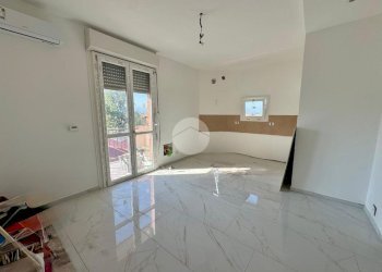 Three-room apartment Via Brandizzo, Volpiano - photo 3